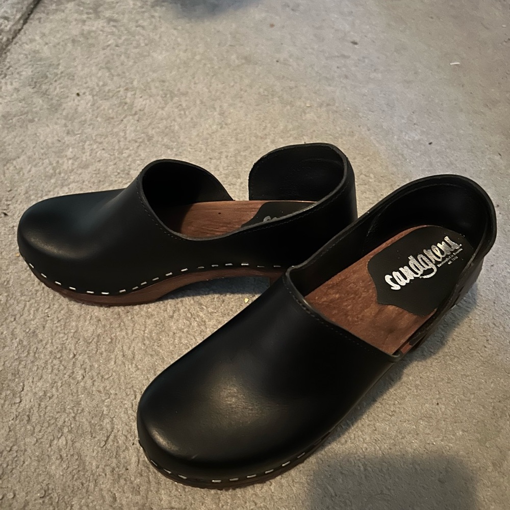 Sandgrens Black Leather Clogs for Women